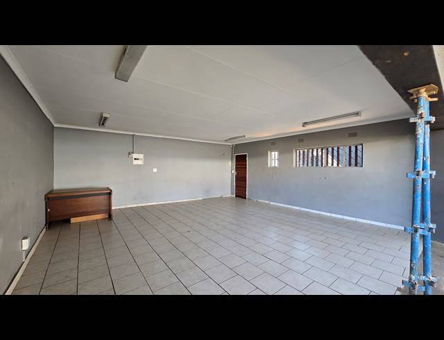 310M² OFFICE TO LET IN EASTLEIGH